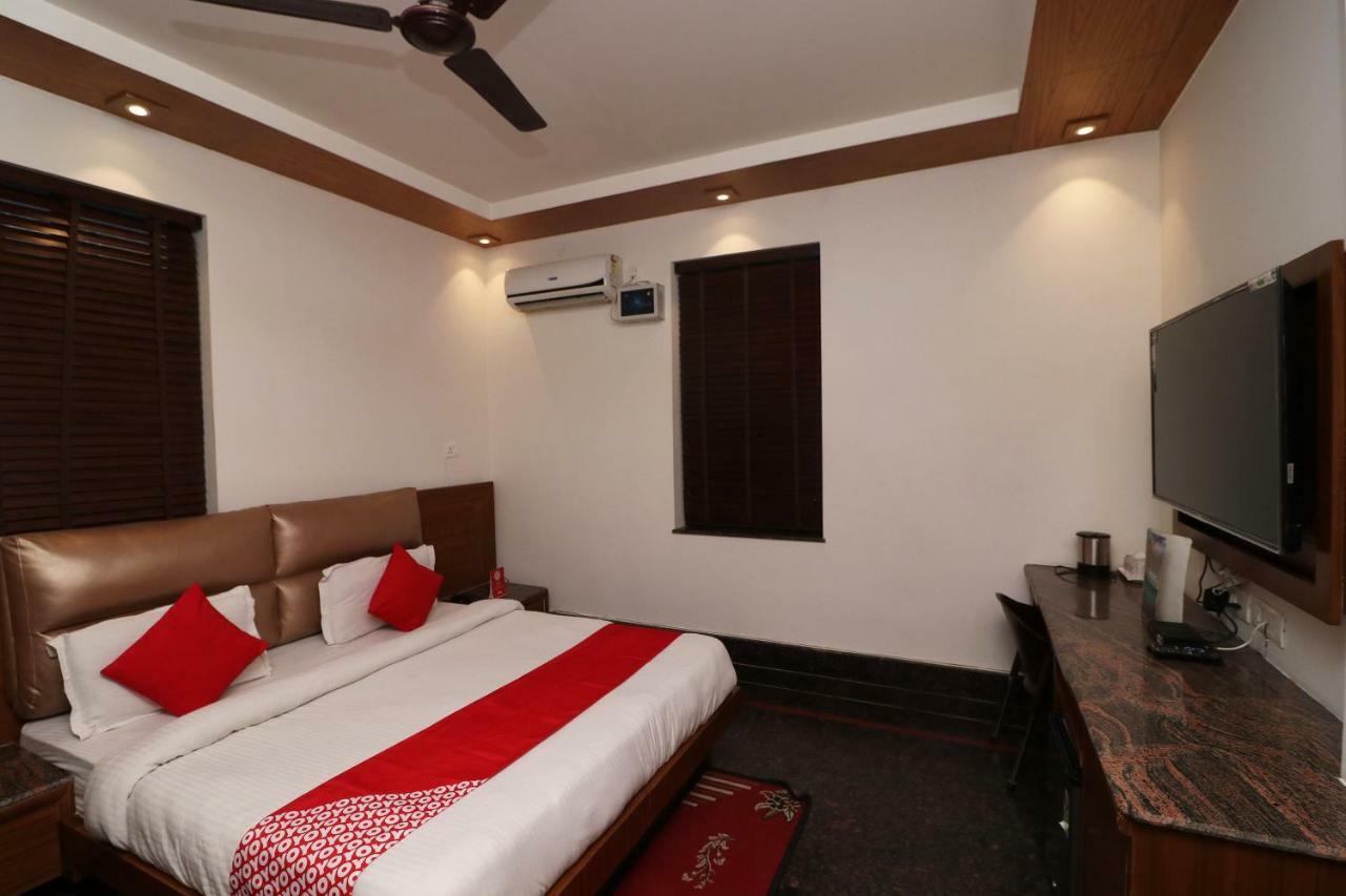 Oyo 10448 Green View Home Stay Dehradun Eksteriør bilde