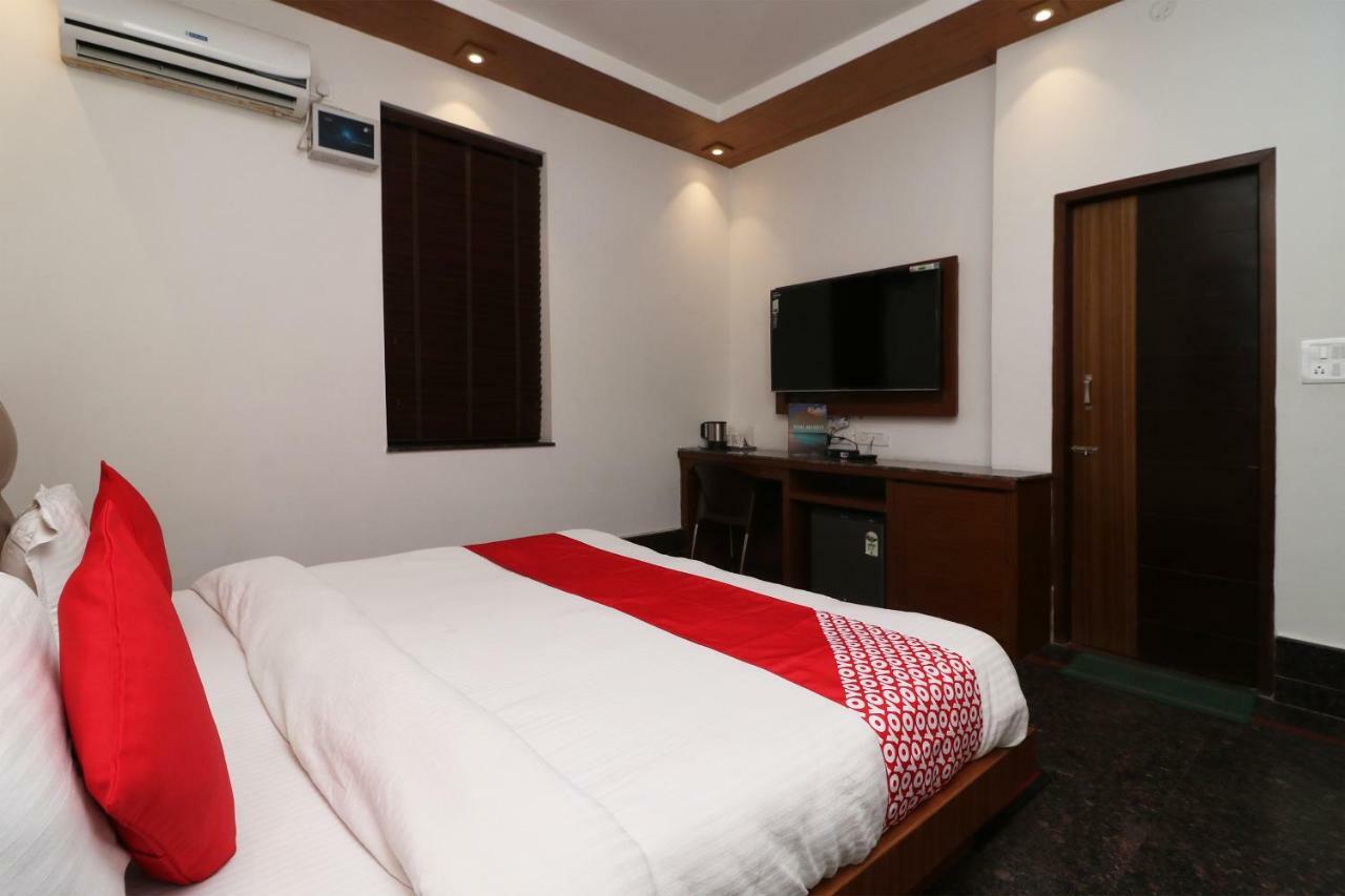 Oyo 10448 Green View Home Stay Dehradun Eksteriør bilde